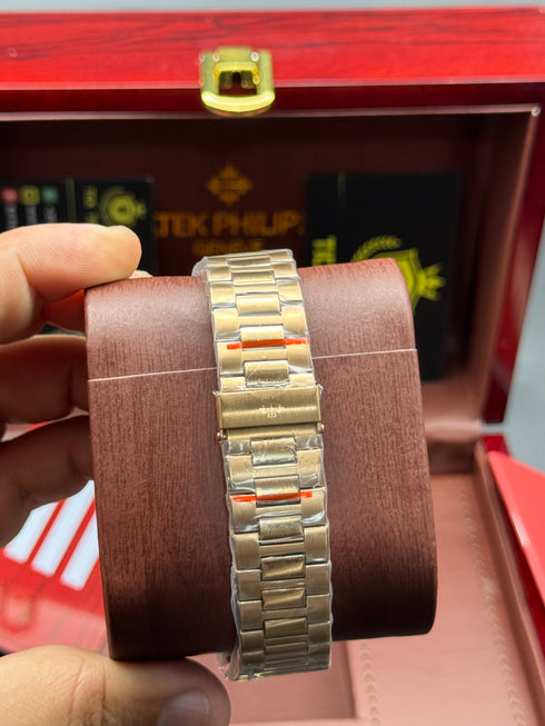 Patek-Philippe Nautilus Automatic