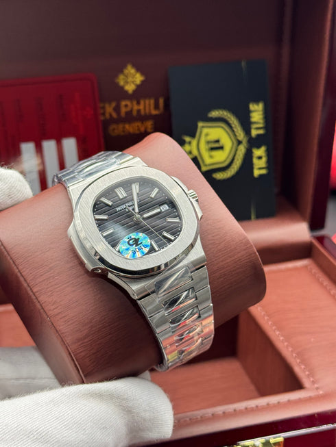 Patek-Philippe Nautilus black dial