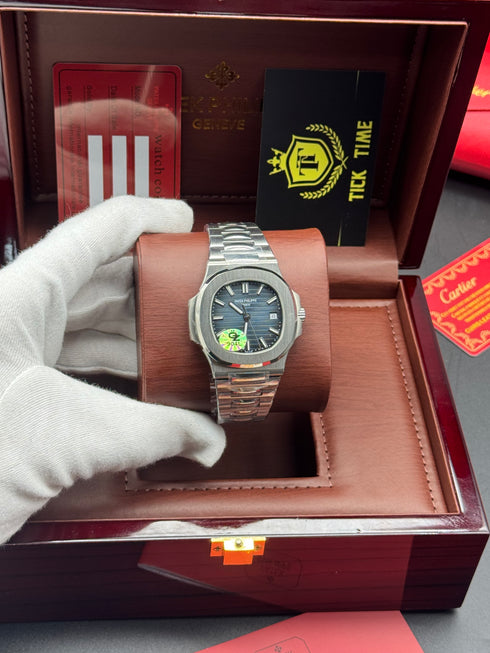 Patek-Philippe Nautilus blue dial