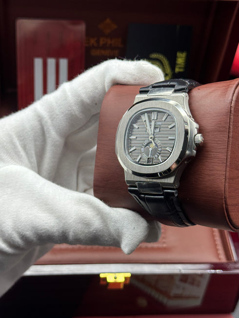 Patek-Philippe Nautilus Automatic GMT Moonphase Men's