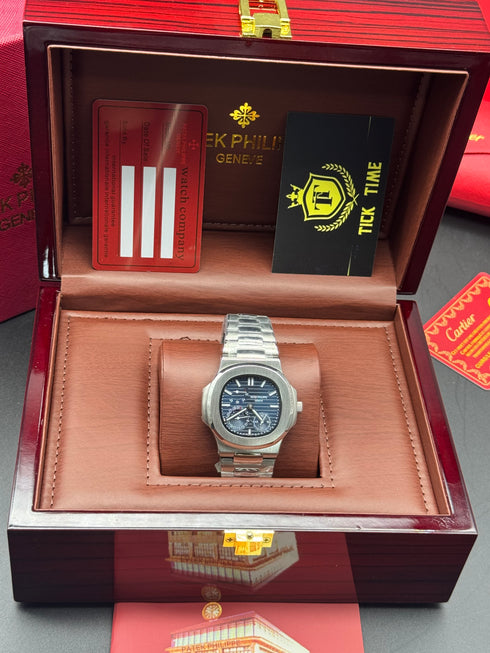 Patek- PHILIPPE STEEL NAUTILUS WITH MOON PHASE chrono