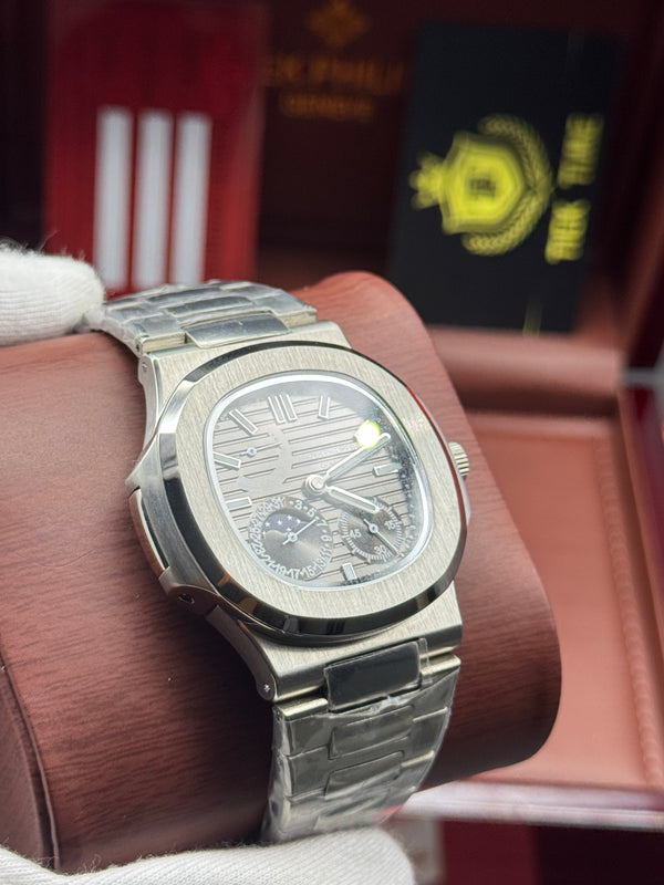 Patek- PHILIPPE STEEL NAUTILUS WITH MOON PHASE one
